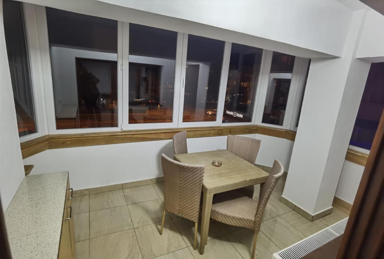 Apartament - Central Тыргу-Жиу Экстерьер фото